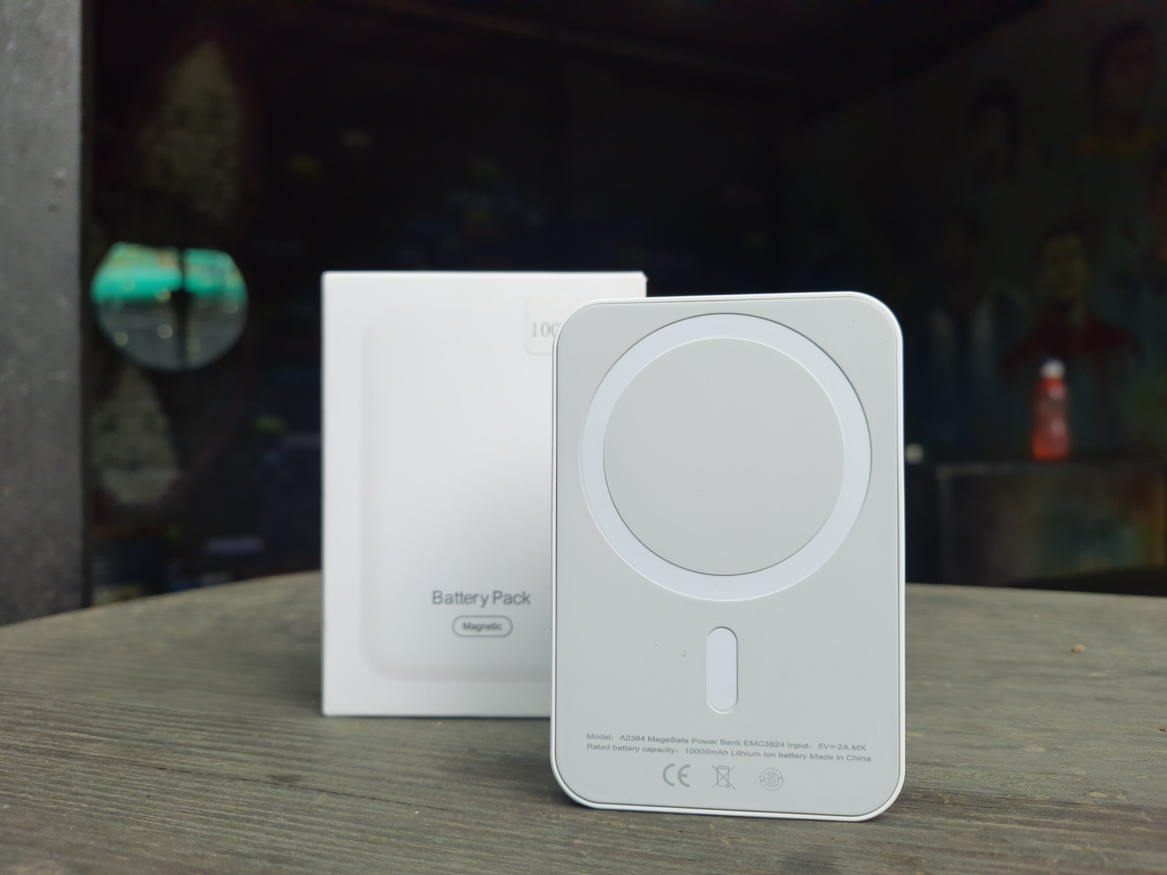 Magnetic 10000mAh Battery Pack (MagSafe-style)